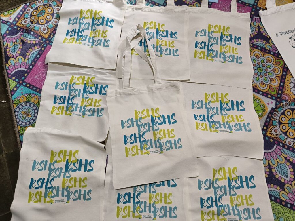 Goodie bag custom